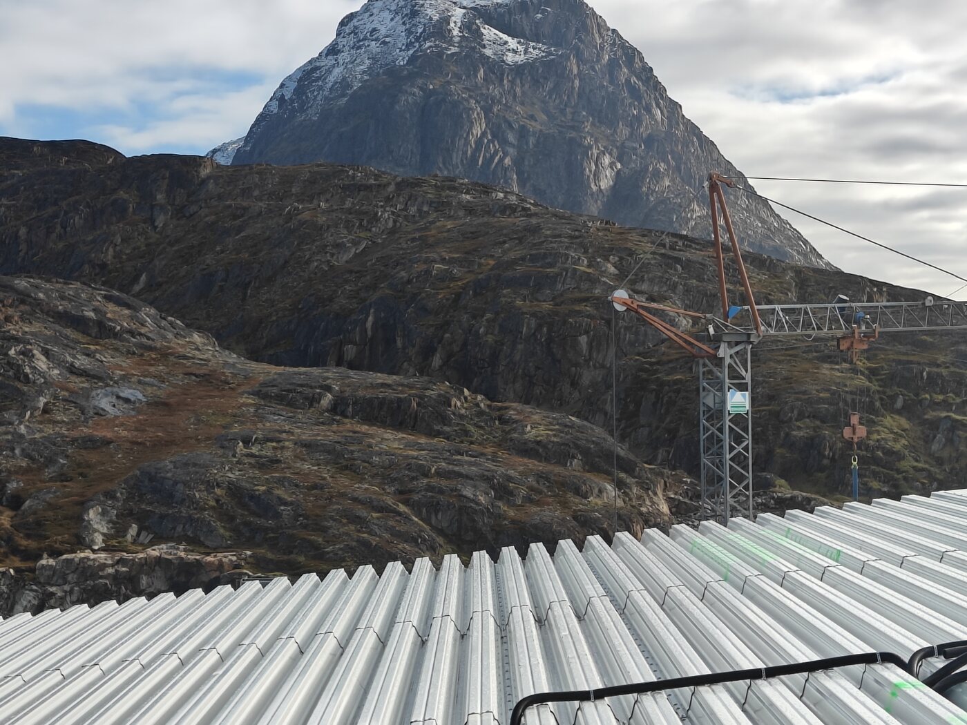 Tagdækning på forbrændingsanlæg udført af Haus360 i Sisimiut, Grønland