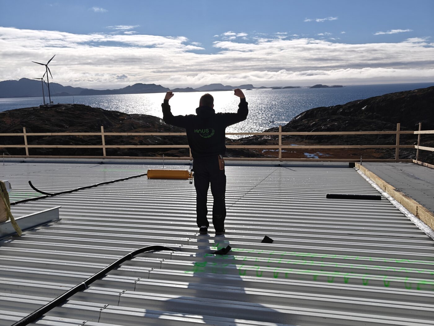 Tagdækning på forbrændingsanlæg udført af Haus360 i Sisimiut, Grønland