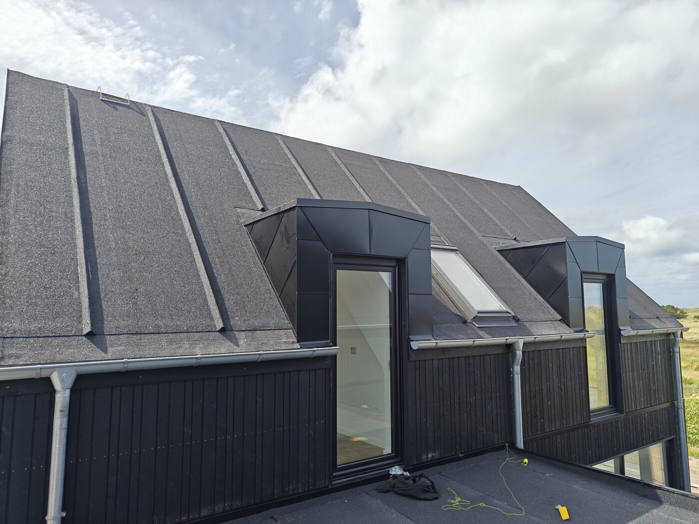 Listedækning på sommerhuse udført af Haus360 i Skagen