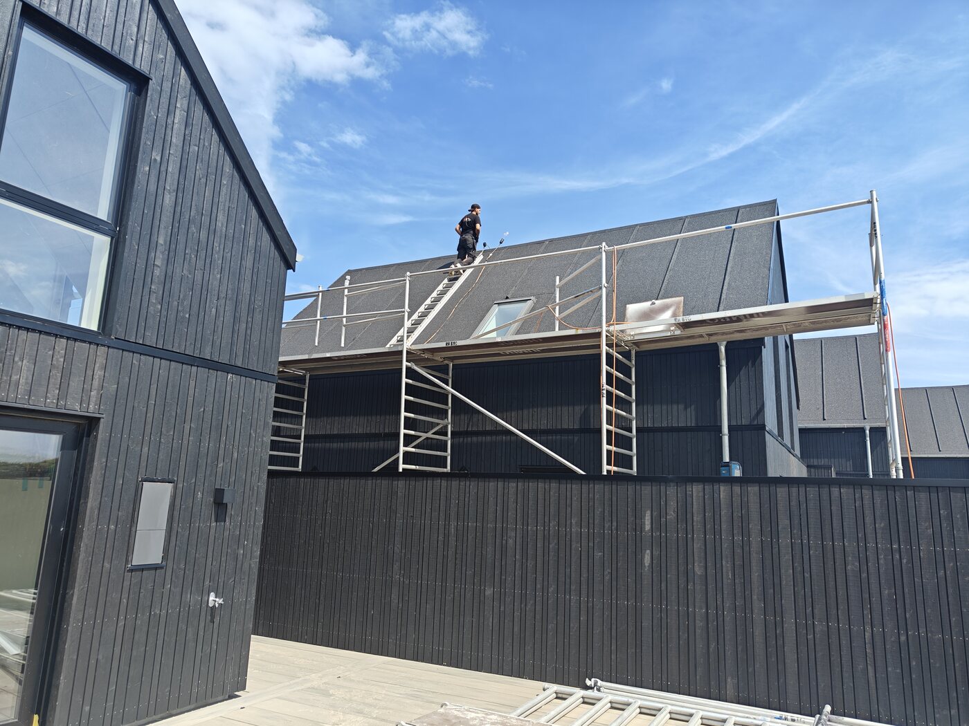 Listedækning på sommerhuse udført af Haus360 i Skagen